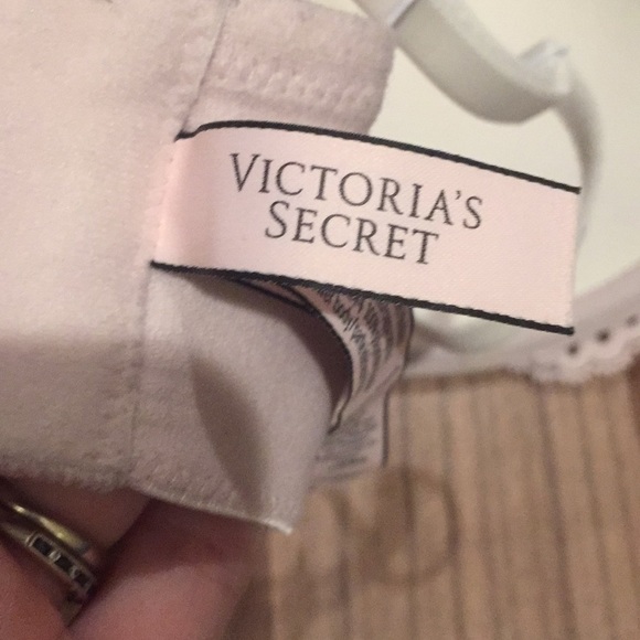 Blush V I C T O R I A S - S E C R E T bra - Picture 2 of 5
